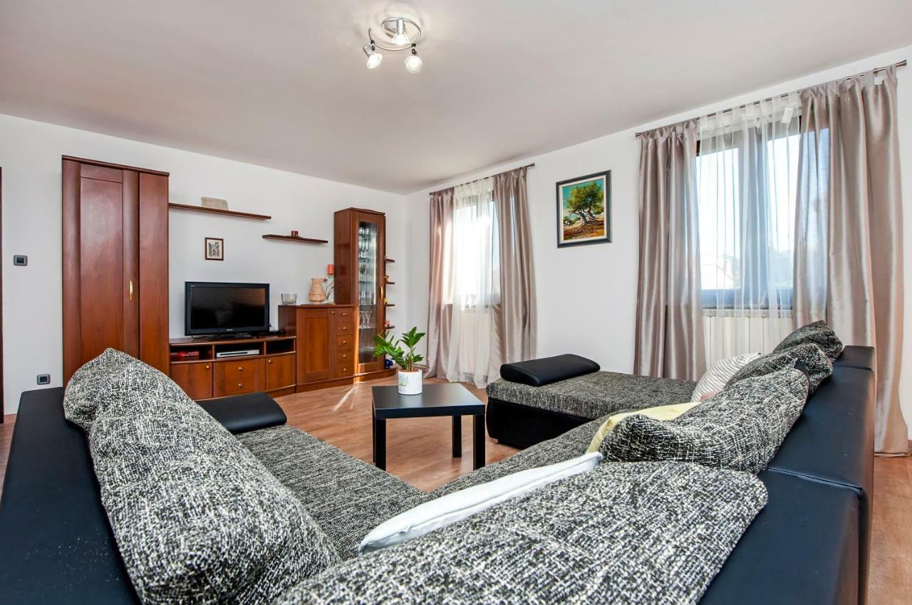 Apartment Nika Rovinj Buitenkant foto